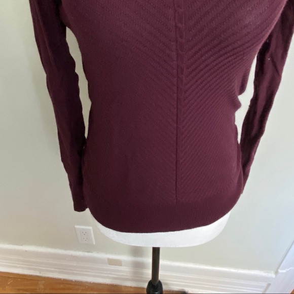 Burgundy sweater - Picture 3 of 4